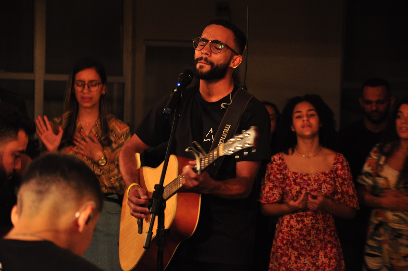 O cantor gospel Junior Ferraz. Foto: Divulgação.