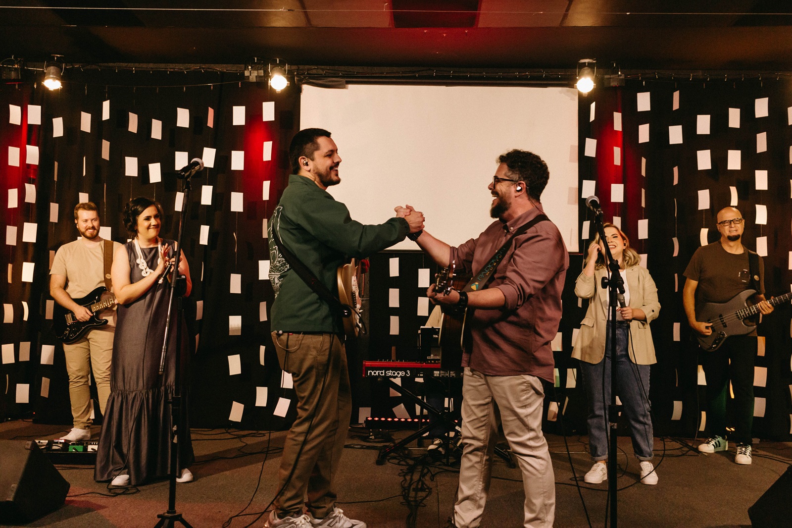 Os cantores Alexandre Magnani e Carlinhos Falsetti. Foto: Divulgação.