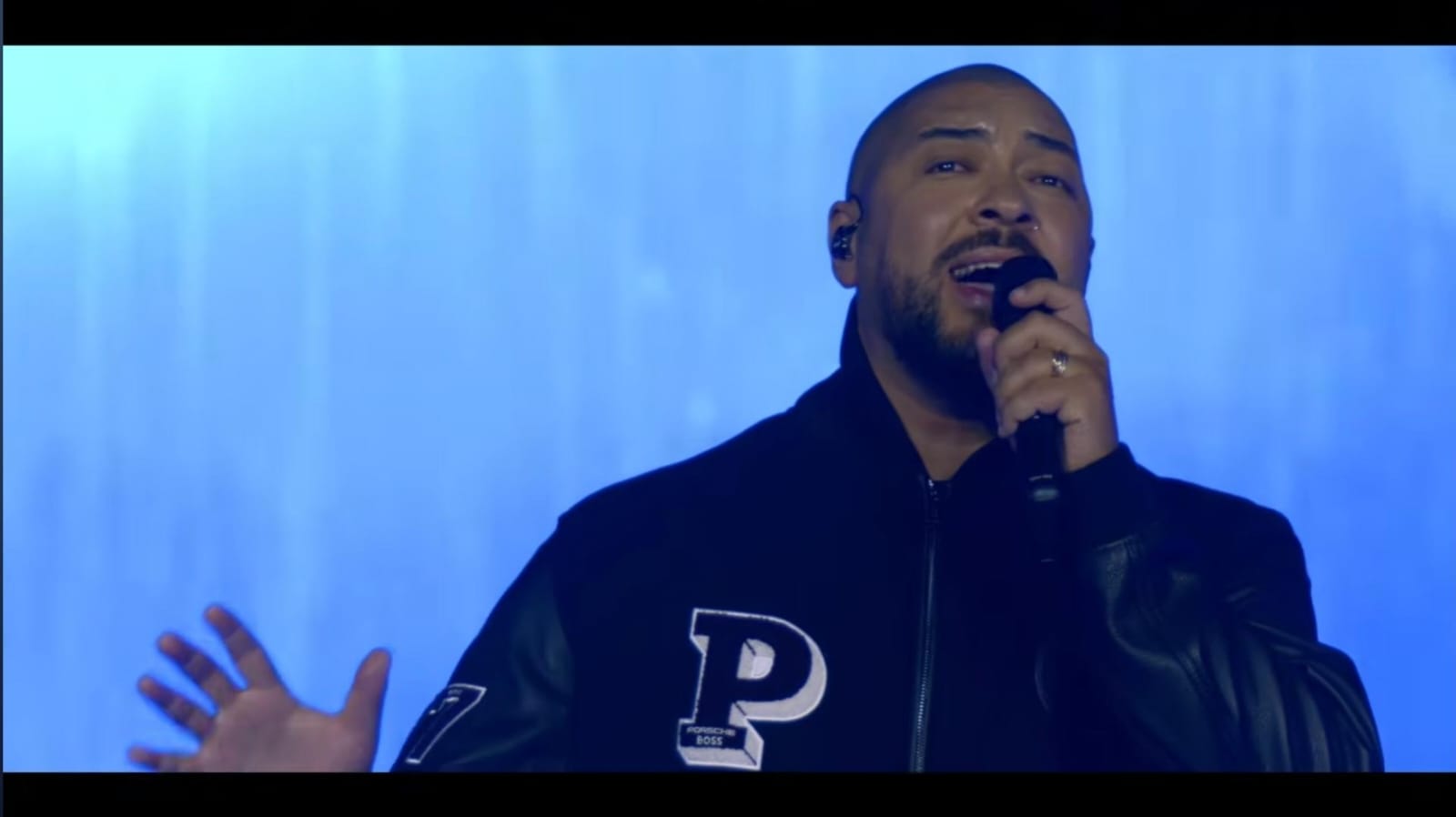 O cantor gospel Ton Carfi. Foto: Divulgação.