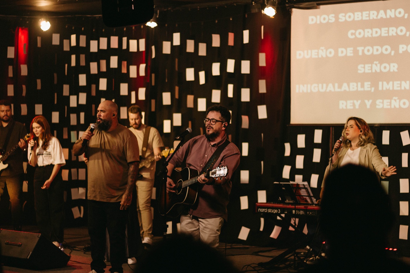 Os cantores Carlinhos Falsetti e Vitor Teixeira. Foto: Divulgação.