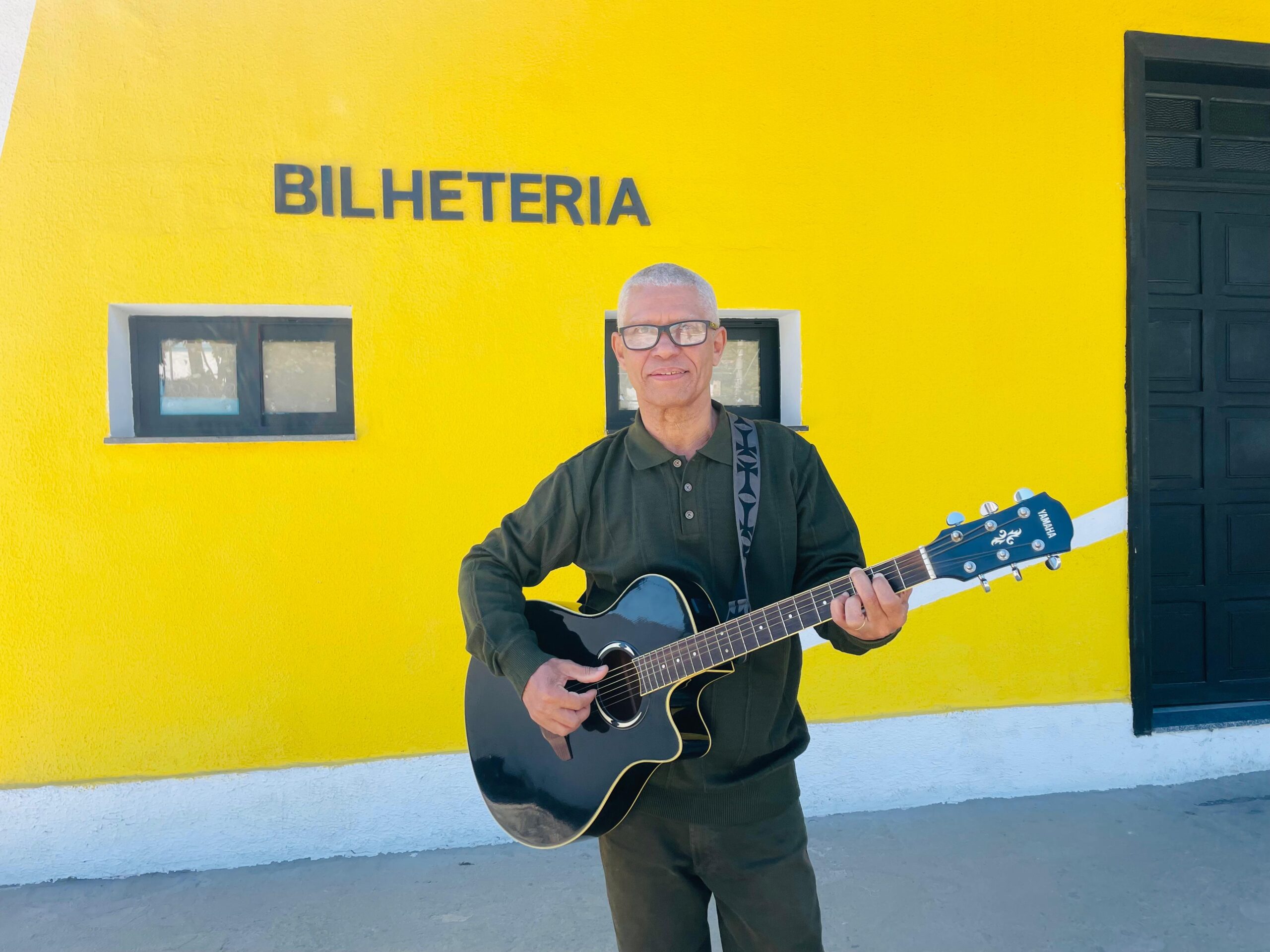 O cantor gospel Roberto Dom. Foto: Divulgação.